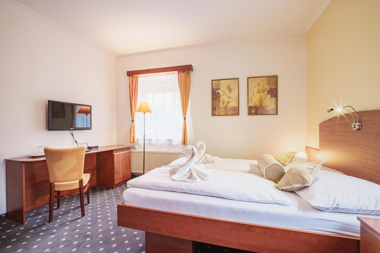 Francis Spa Hotel ฟรันทิชโกวี ลาซเน ภายนอก รูปภาพ